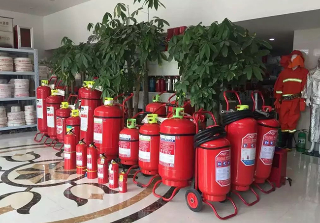 国安为某学院开展消防器材维修保养行动